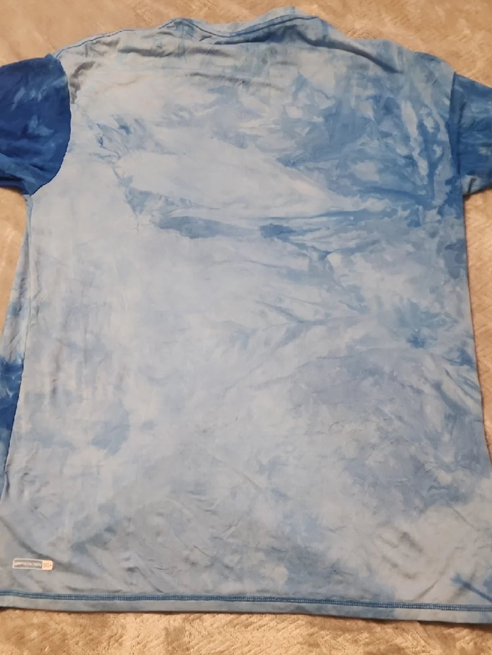 Quiksilver Men’s Blue Tie-Dye Rash Guard